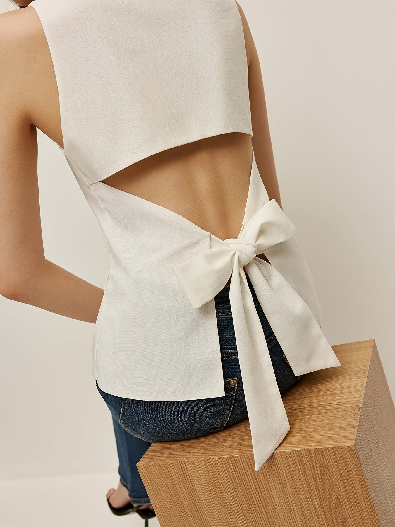 Stacey | Sleeveless Top with Flap Pockets