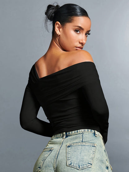 Lucy | Off-shoulder T-shirt