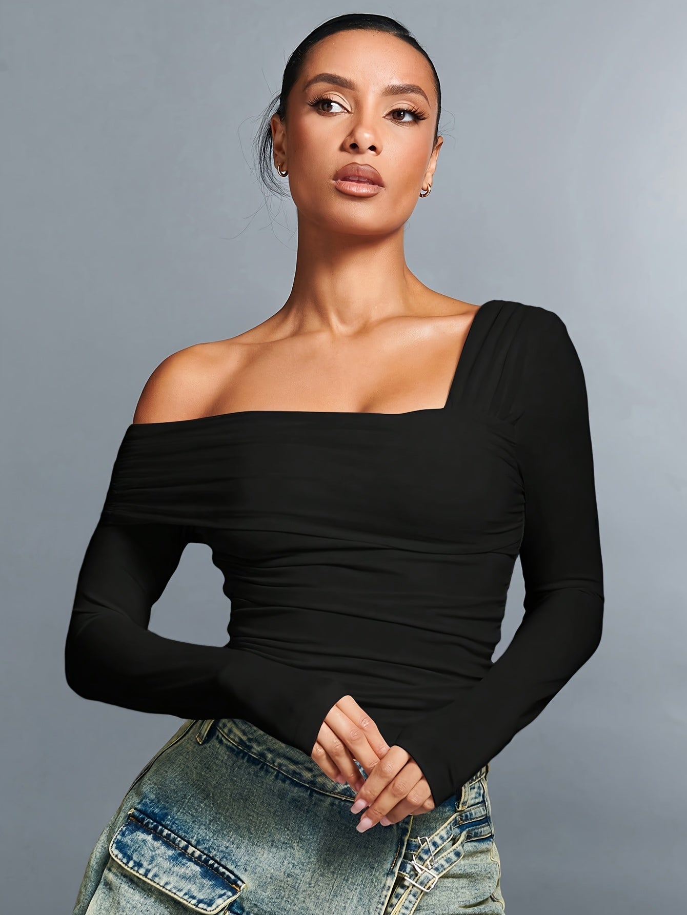 Lucy | Off-shoulder T-shirt