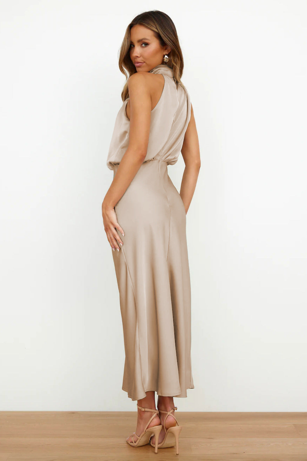 Mayra | Halterneck dress