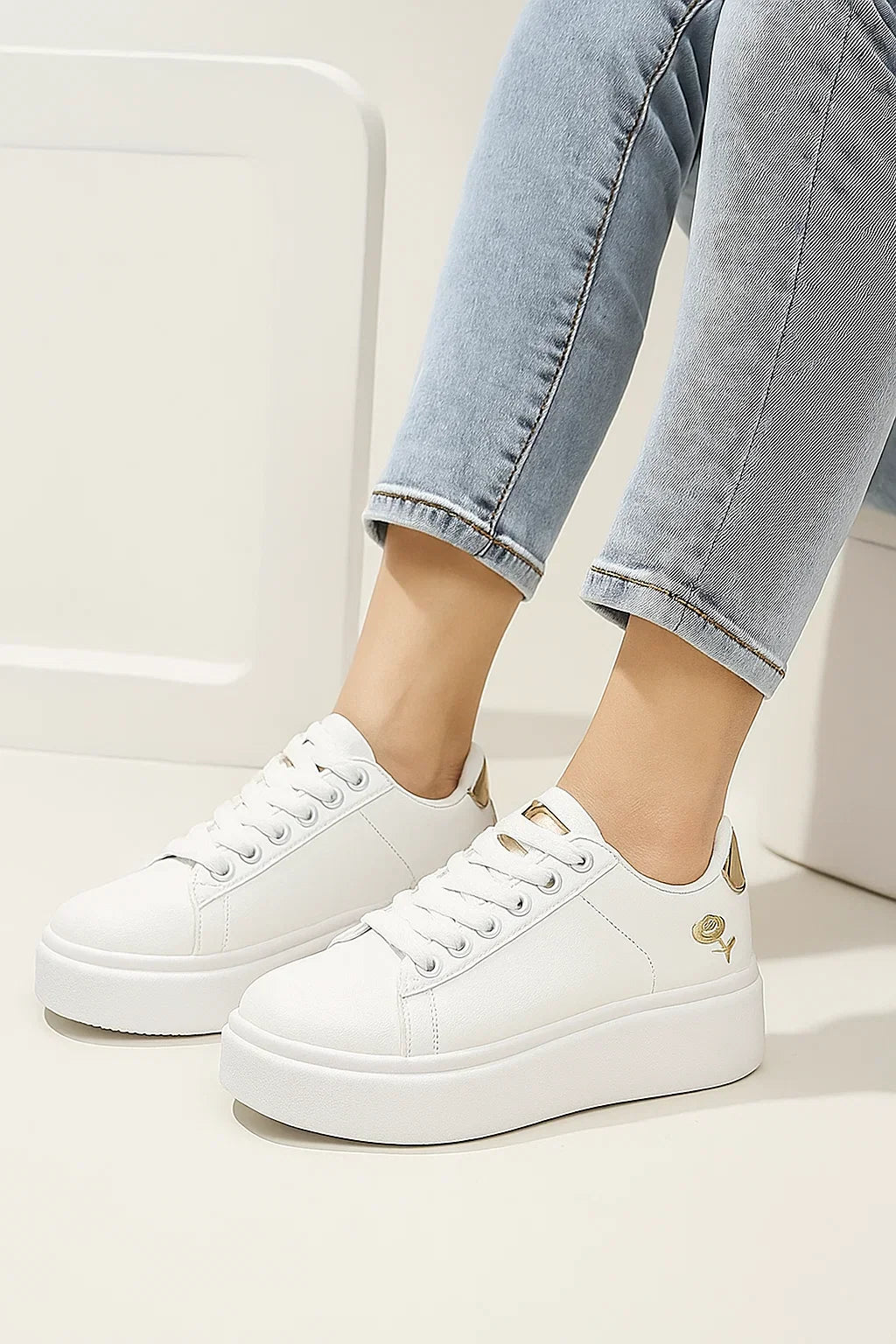 Golden rose sneaker